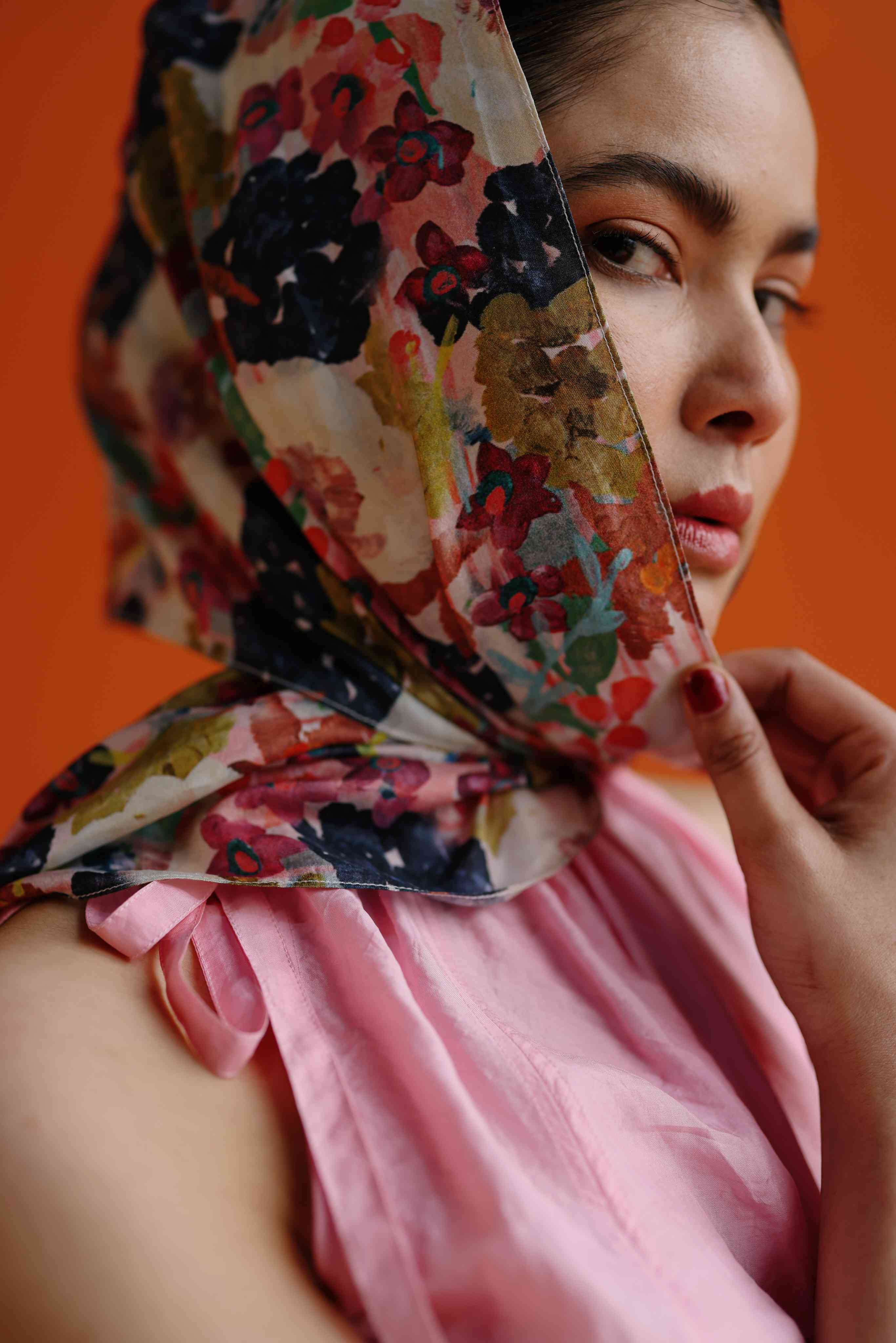 Handwoven single-origin silk scarf - Multi coloured floral - zoom