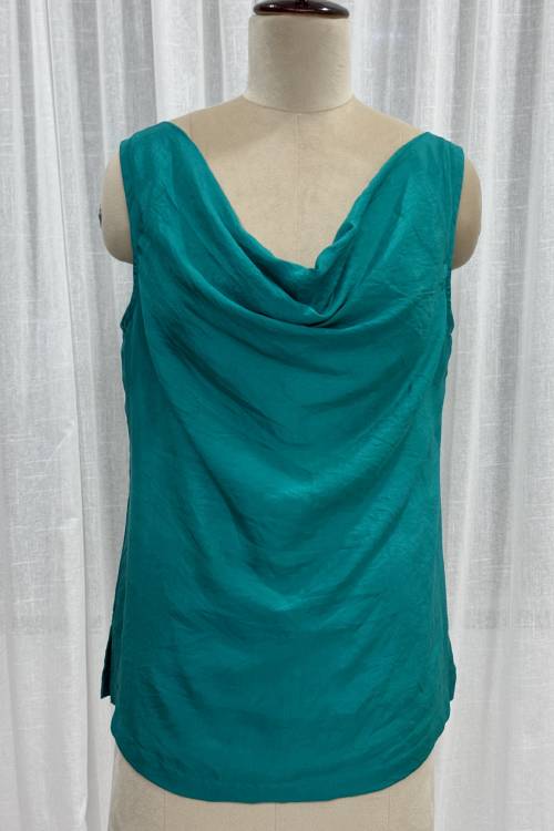 Sleevless blouse with cowl neck - Zenobia Raama